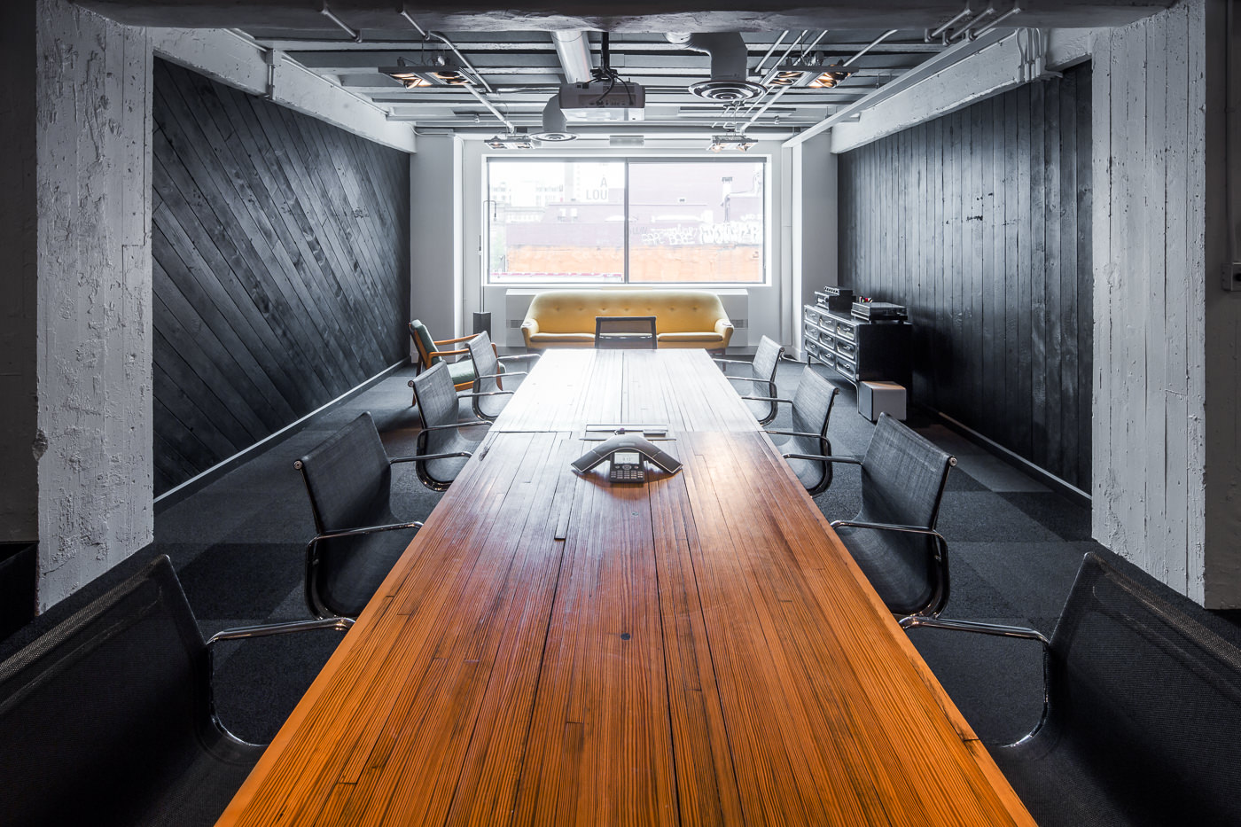 Salle de réunion dans les bureaux de havas montreal pour le forfait PME de thirdbridge